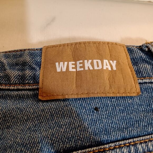 Weekday Denim Roll-up  Shorts sz 34 - Picture 7 of 11